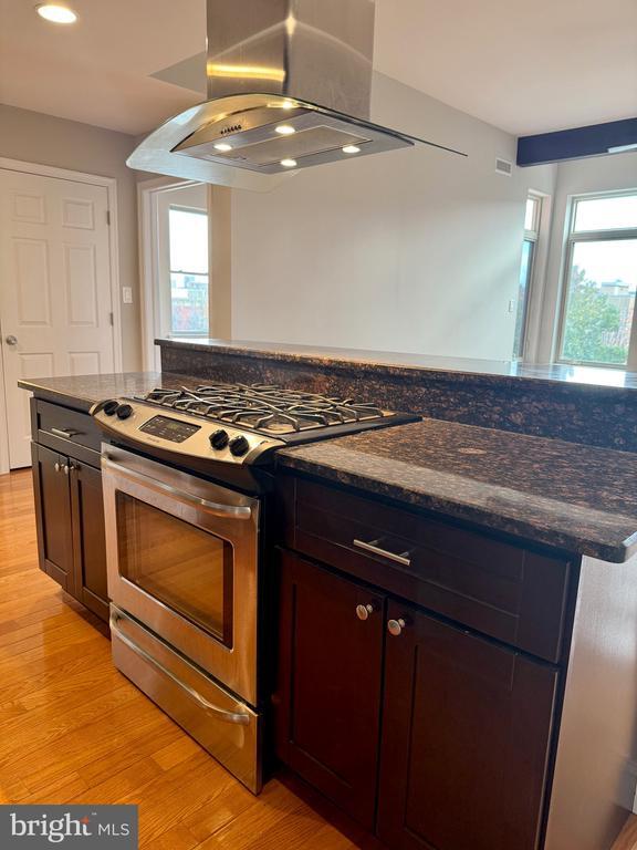 Building Photo - 1521 Poplar St