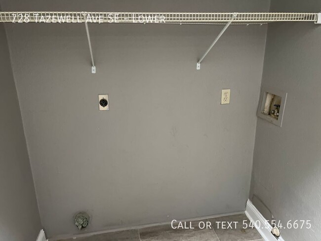 Building Photo - 728 Tazewell Ave SE