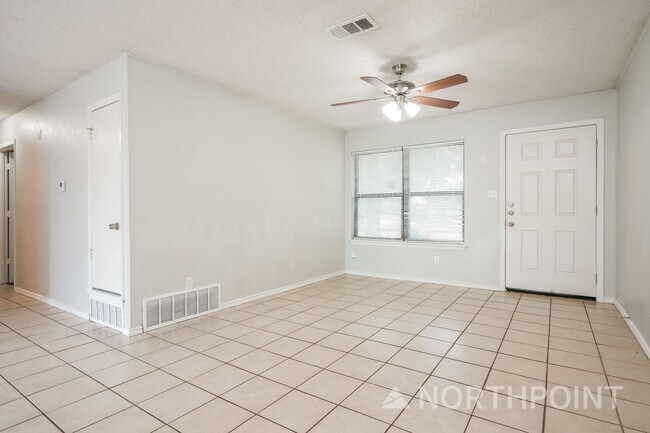 Building Photo - 3 BR/2BA | Newly Renovated Single Family Home |  | 1-Car Covered Parking | Gated backyard
