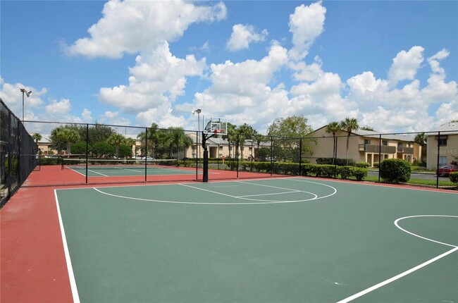 Building Photo - $1,581 - 2 Beds / 1.5 Baths - Condo - Comp...