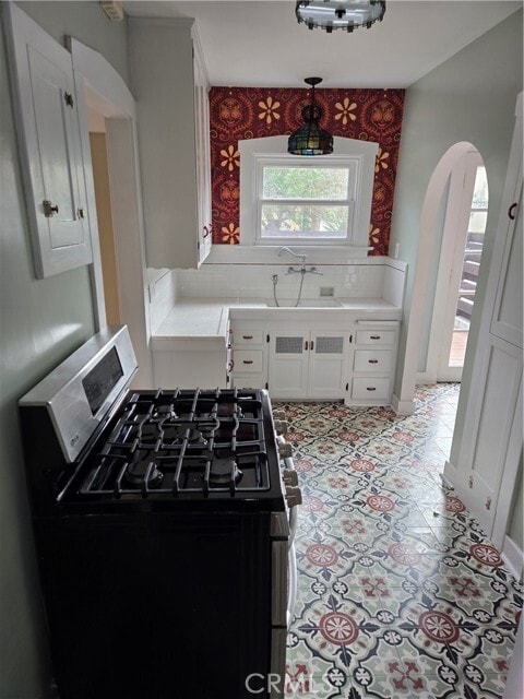 Building Photo - 4979 E 14th St