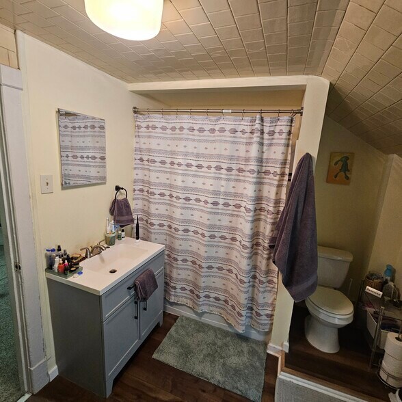 Master bath - 15 Ward St