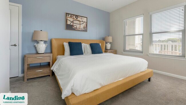 Building Photo - 915 Brentmoor Dr