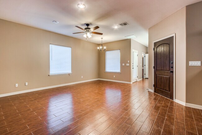 Building Photo - Home For Rent - Beautiful Single Story Hom...