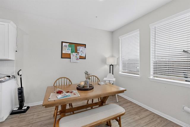 Building Photo - 423 Pepperbark Ave