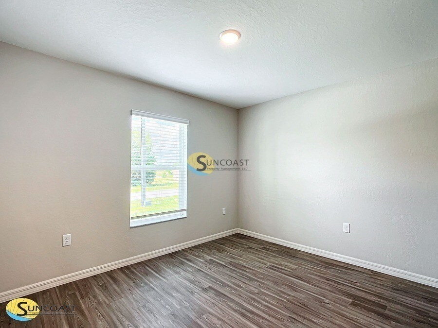 Building Photo - 3367 S Dalton Terrace