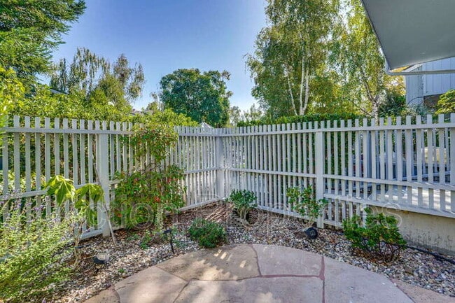 Building Photo - 209 Ortega Ave