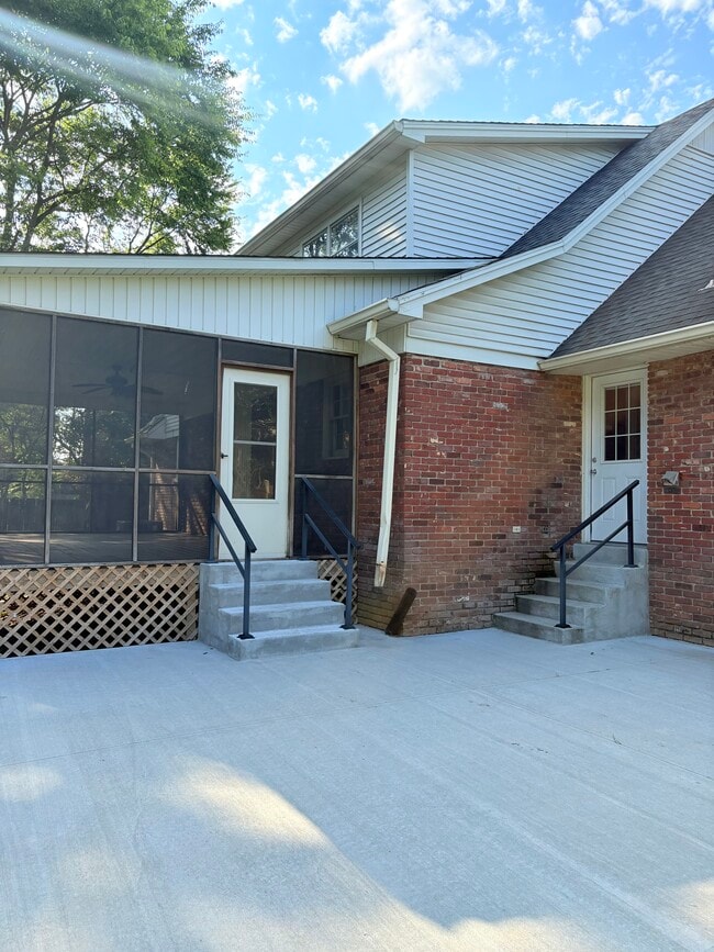 Building Photo - 2729 Utah Dr
