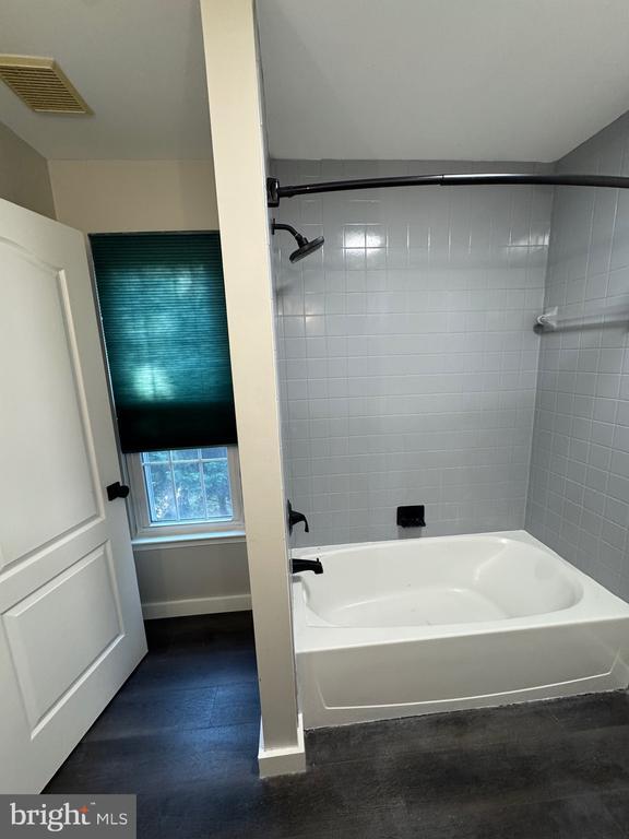 Building Photo - 8834 Chiswick Ct