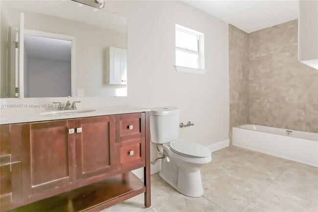 Building Photo - 1332 Waterway Cove Dr