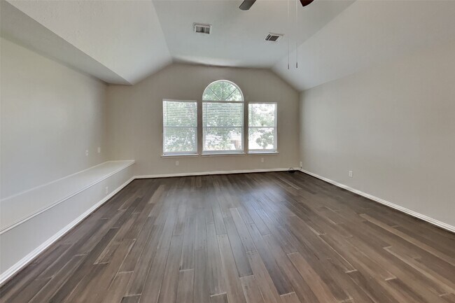 Building Photo - 1703 Calmar Dr