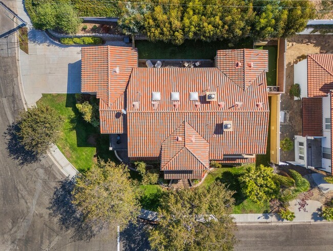 Building Photo - Beautifully Renovated Torrance Home!