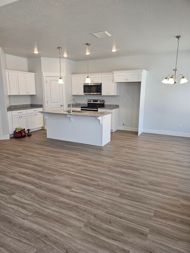 Building Photo - 2843 Blue Dawn Ln
