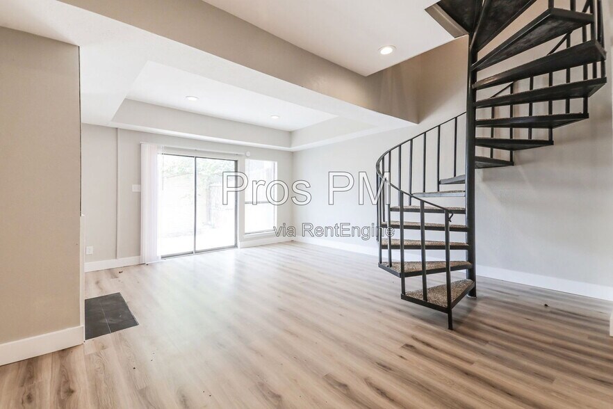 Building Photo - 14140 Haymeadow Dr