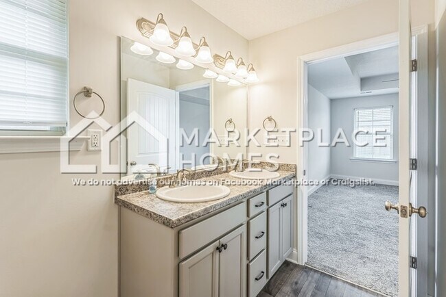 Building Photo - 2488 Marion Ln