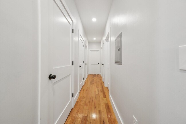 Building Photo - 183 Gates Ave