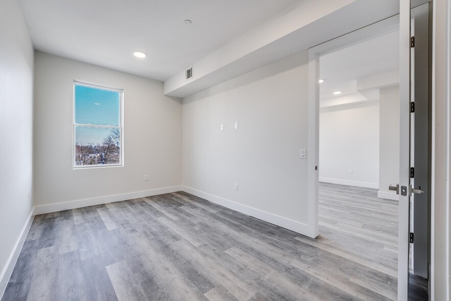 Building Photo - 3443 John F. Kennedy Blvd