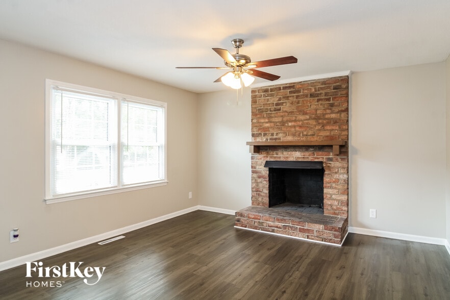 Building Photo - 4305 Sunnyside Dr