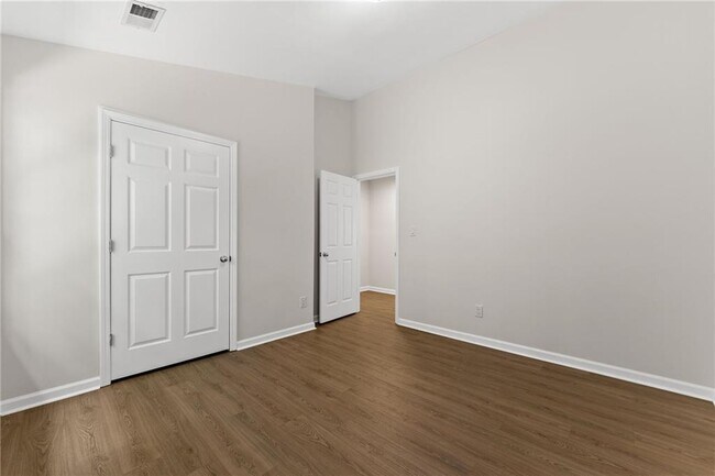 Building Photo - 386 Creek Manor Way
