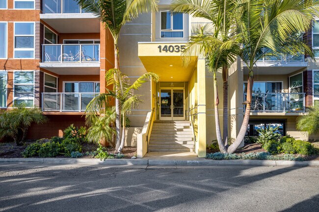Building Photo - 14055 Tahiti Way