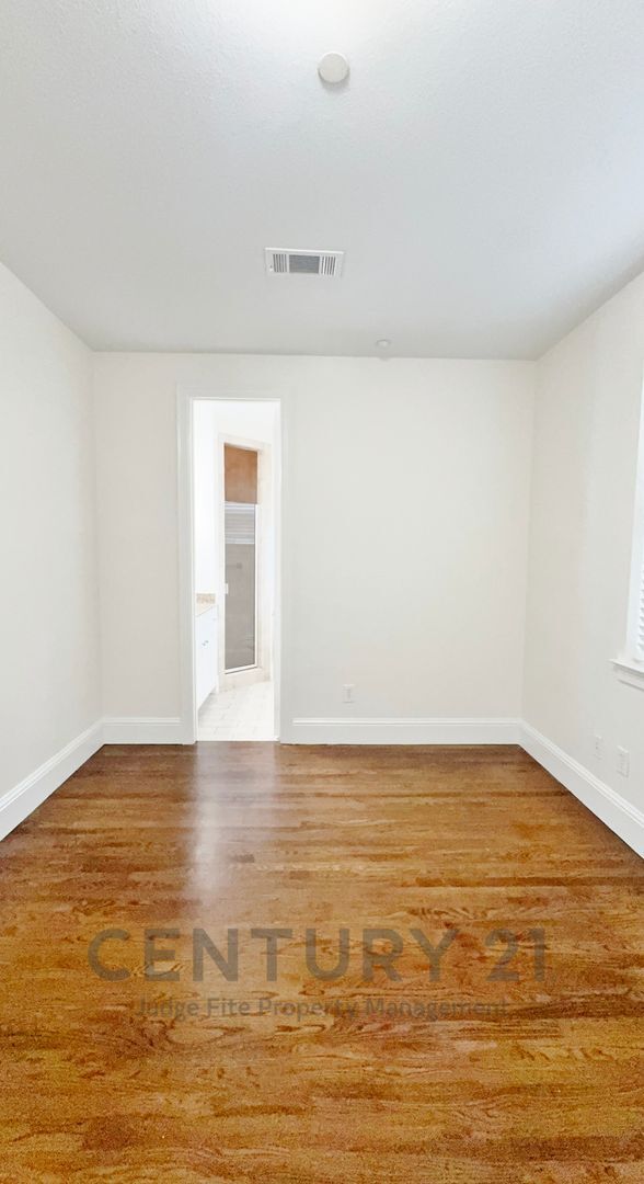 Building Photo - 4148 Grassmere Ln