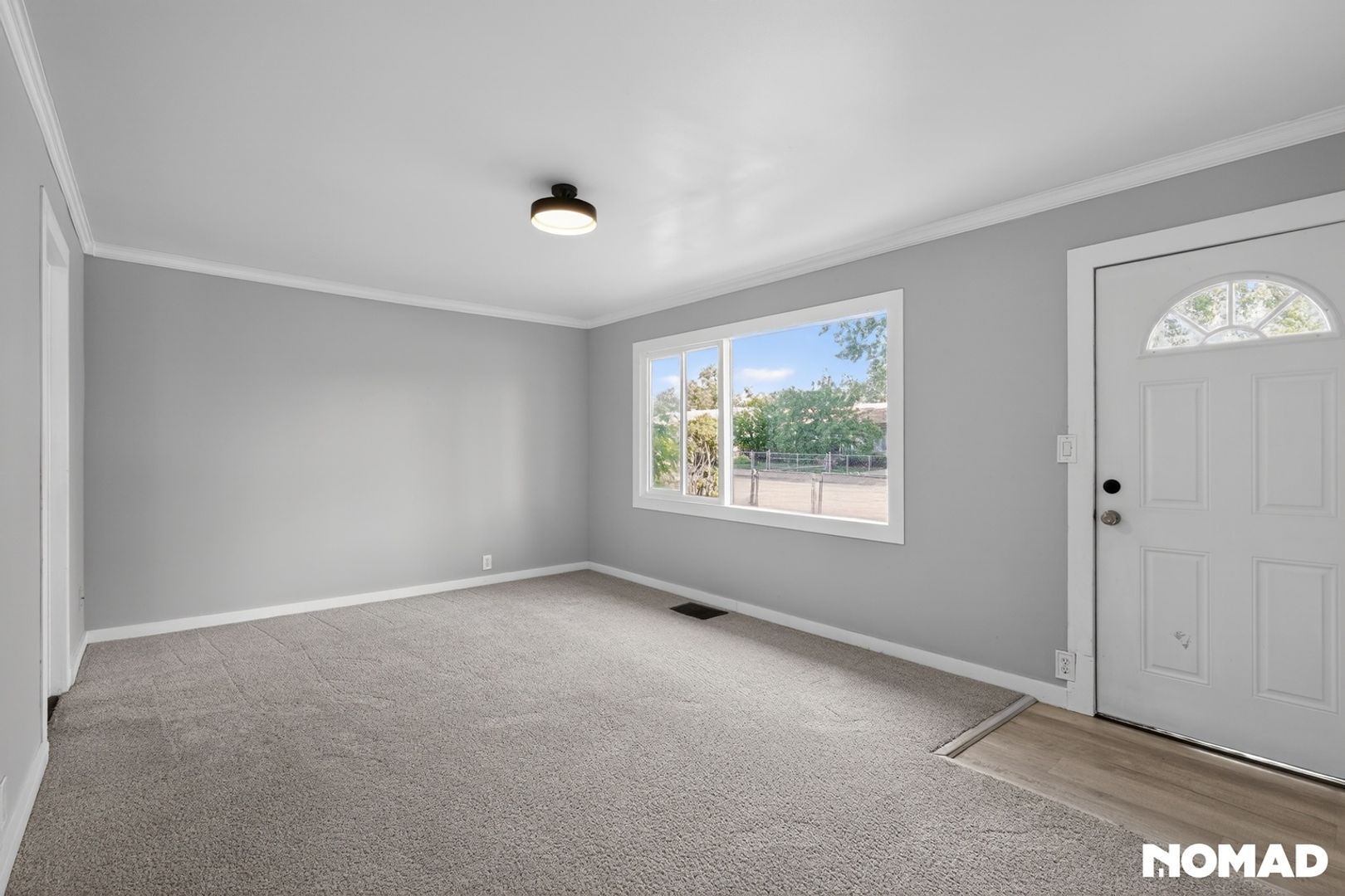 Building Photo - 1137 Pando Ave