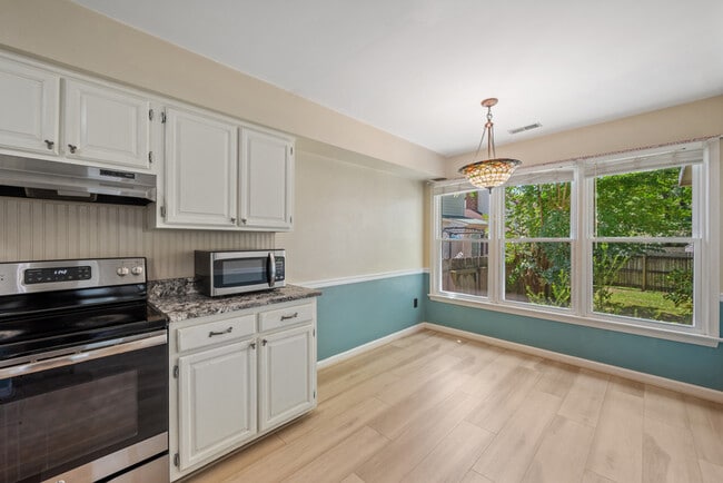 Building Photo - 2105 Grey Fox Ln