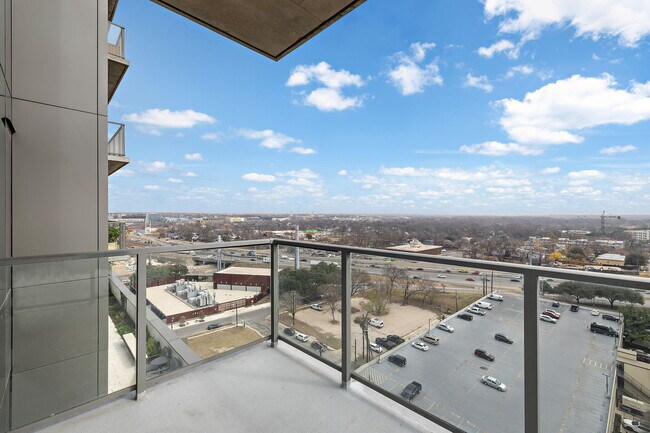 Building Photo - 44 East Ave