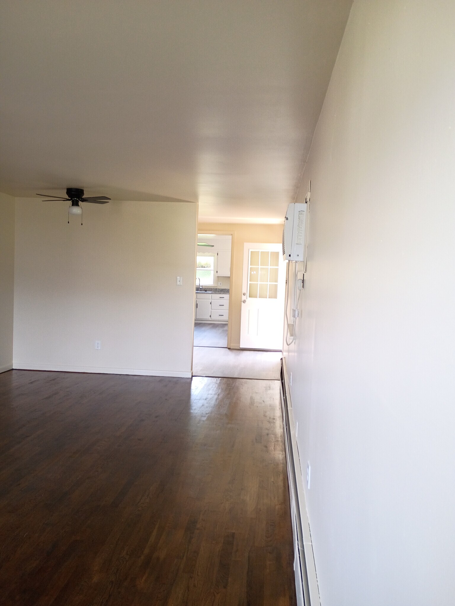Building Photo - 12B W Glenwood Dr