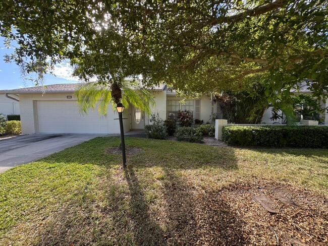 Building Photo - 3966 Oakhurst Blvd