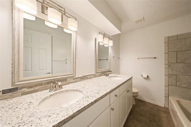 Building Photo - 3010 NE Lancaster Ln