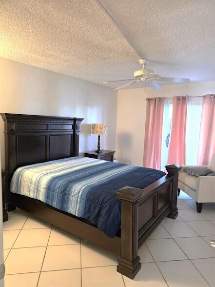 Building Photo - 3028 Harwood D