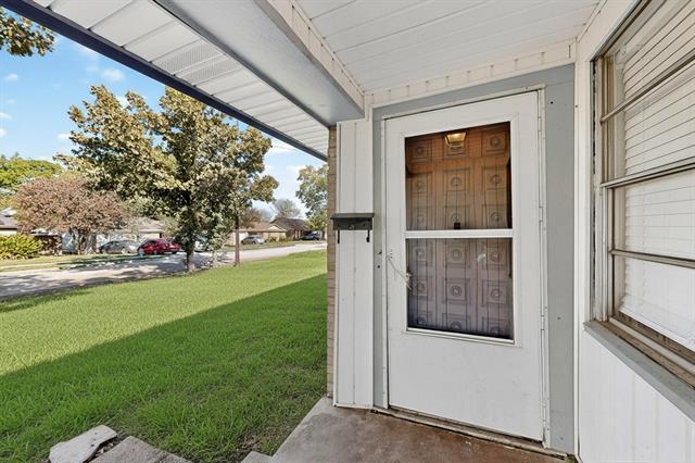 Building Photo - 1530 Buena Vista St