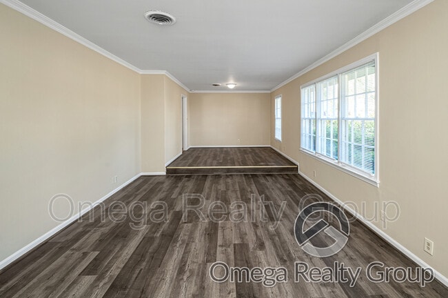 Building Photo - 3215 Walton Dr