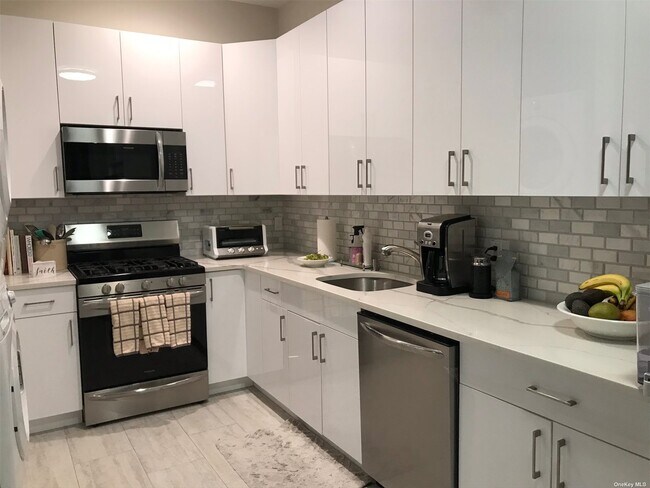 Building Photo - 3 Bryant Ave