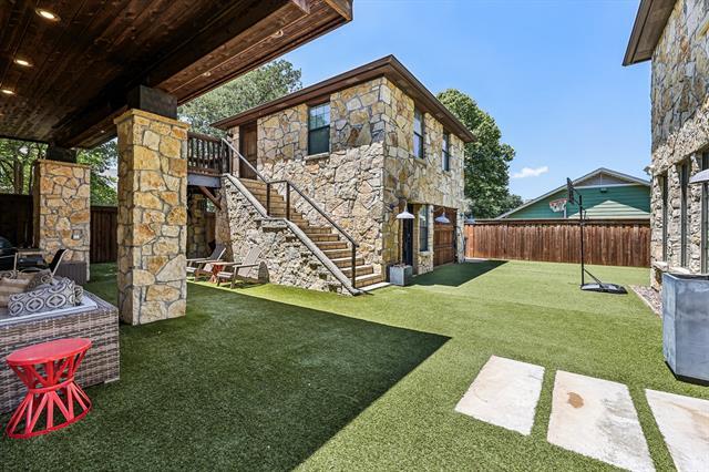 Building Photo - 221 N Lucas Dr