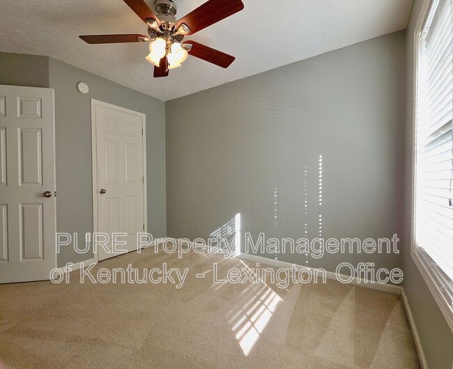 Building Photo - 2909 Mahala Ln