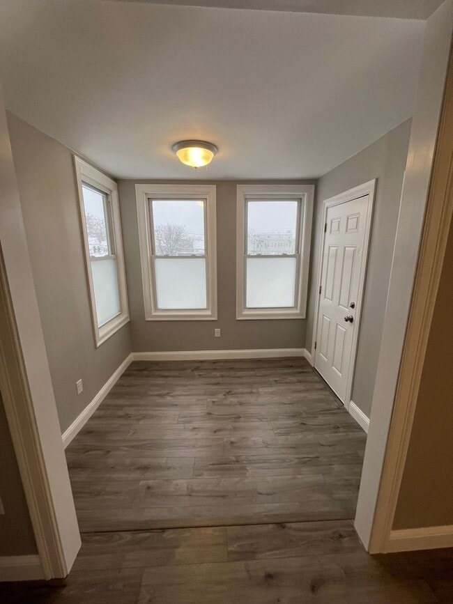 Building Photo - 66 Dalton St