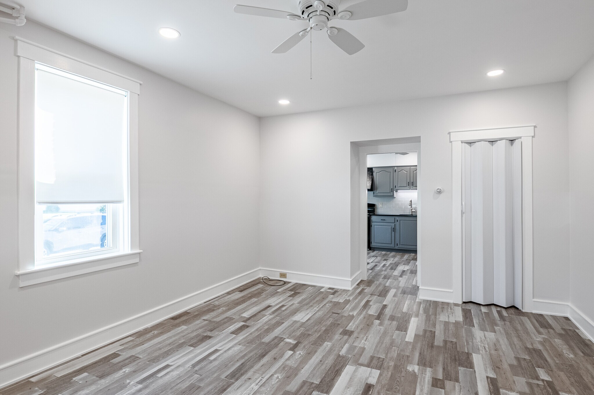 Building Photo - 910 E Bellevue Ave