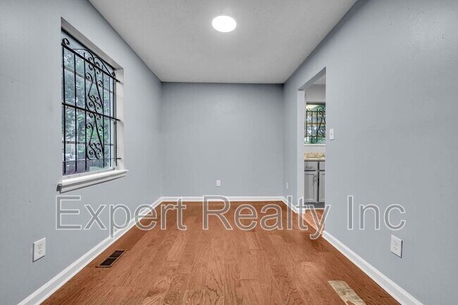 Building Photo - 1256 15th St SW