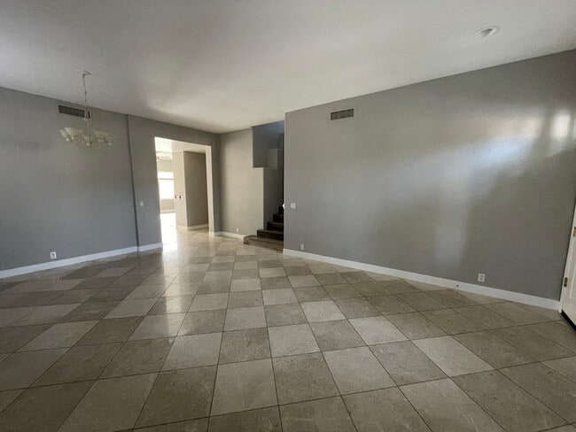 Building Photo - 2225 E Detroit St