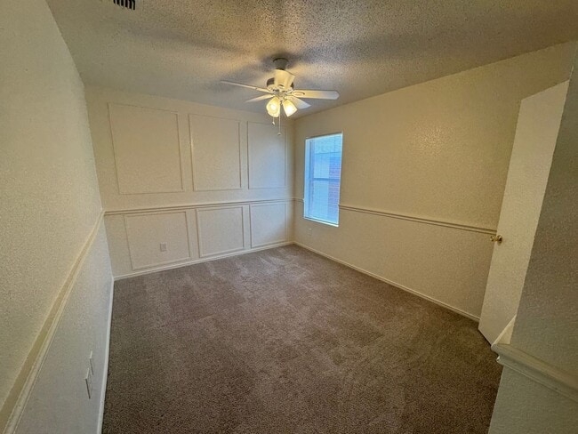 Building Photo - Nice Single Story in Saginaw Area