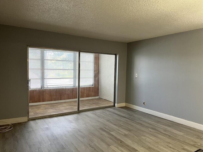 Building Photo - 8810 W McNab Rd