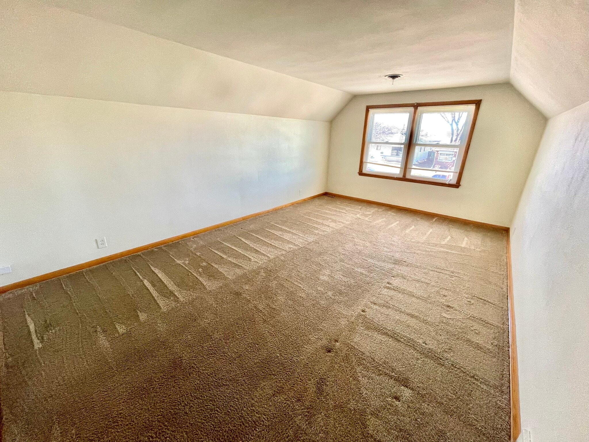 Living Room - 2531 Maple Grove Ave