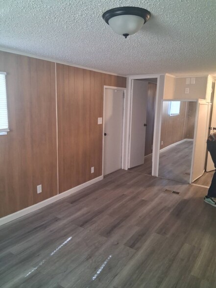 Building Photo - 1920 E 151st Ave