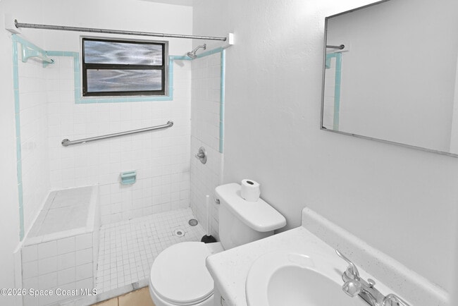 Building Photo - 516 Falmouth Ave