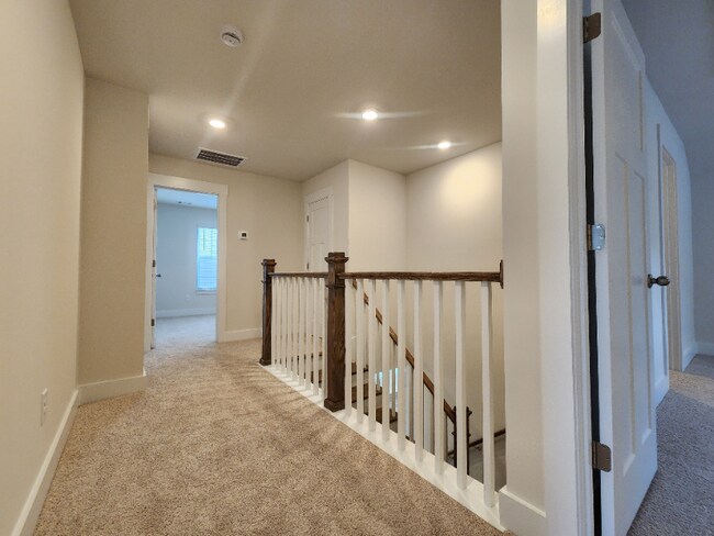 Building Photo - 499 Ml Pk Wy