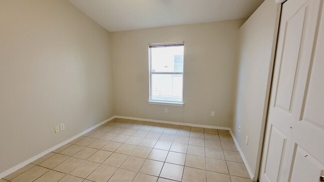 Building Photo - Charming 4 bedroom, 3 bath home in West Side El Paso!