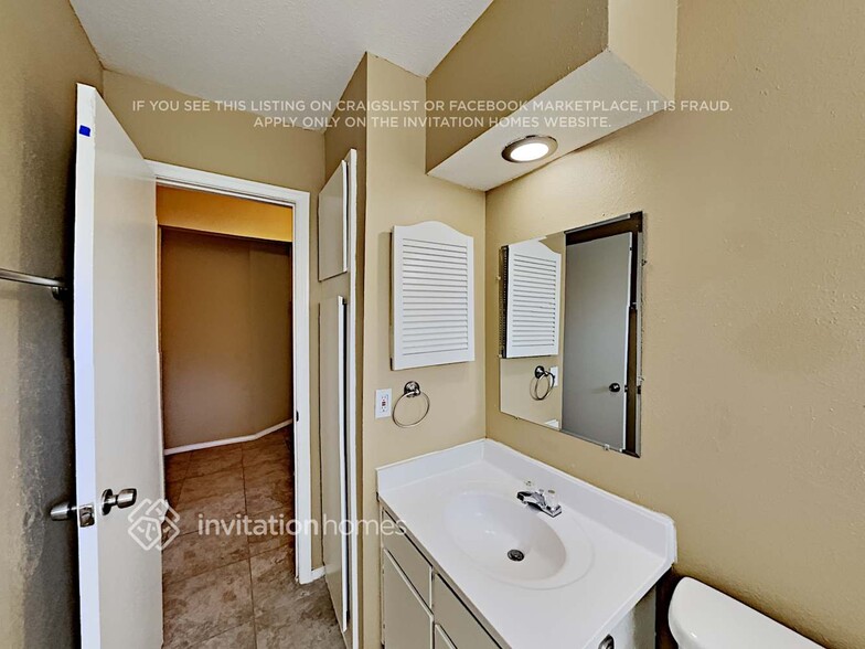 Building Photo - 4640 Wineberry Dr