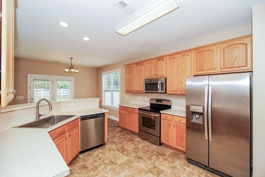 Building Photo - 19056 Coachmans Trace